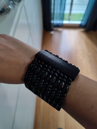 Pulsera madera negra