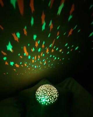 Proyector estrellas bebé marca Pabobo