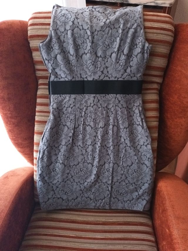 Vestido con cremallera lateral