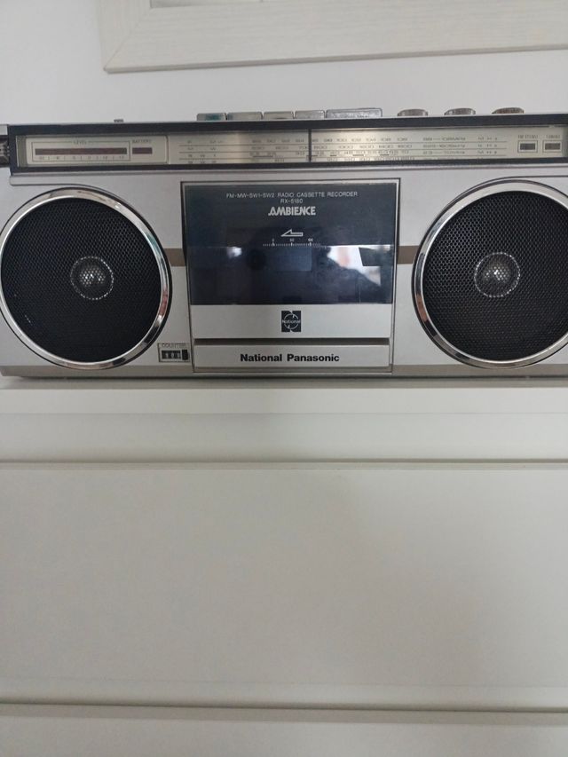 Radio cassette vintage de segunda mano por 30 EUR en San Jose de La