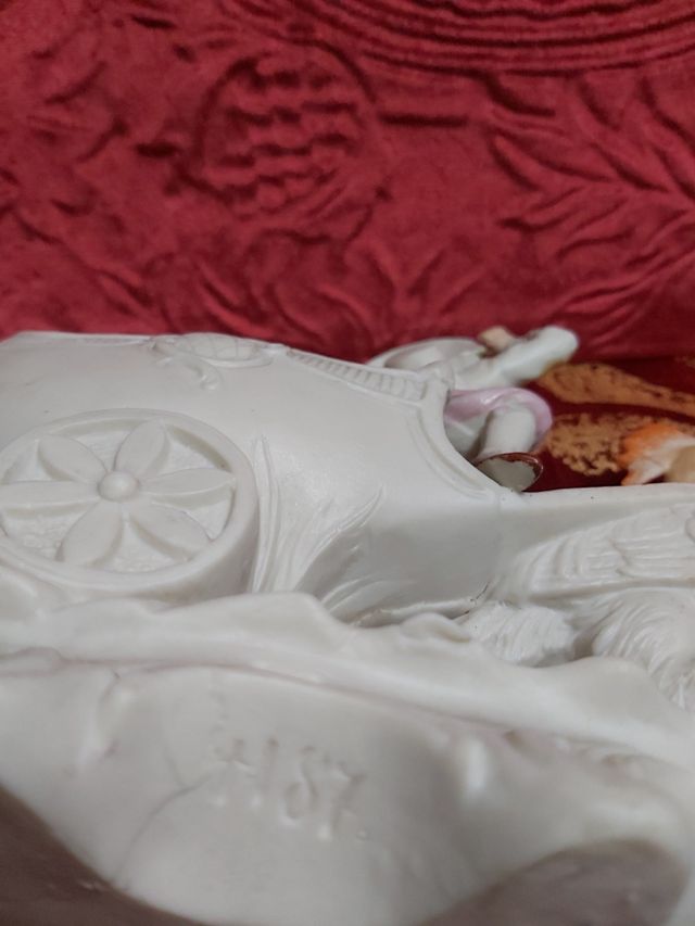 Soprammobile in Bisqui