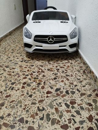 Coche batería niño , MERCEDEZ AMG SL65 NEGOCIABLE