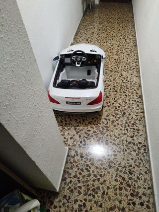 Coche batería niño , MERCEDEZ AMG SL65 NEGOCIABLE