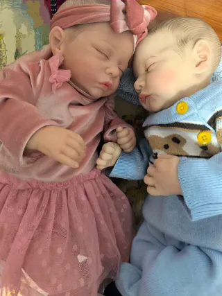 Bebé reborn de Vinilo y tela.