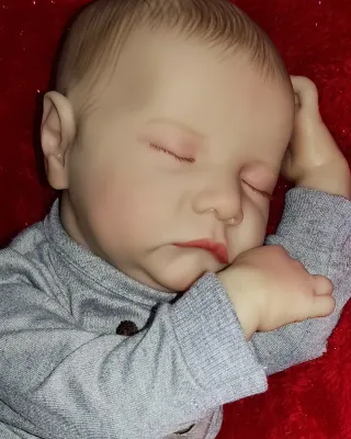 Bebé reborn de Vinilo y tela.