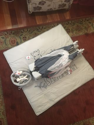 Parque para bebé portatil Renolux Sophie la girafe