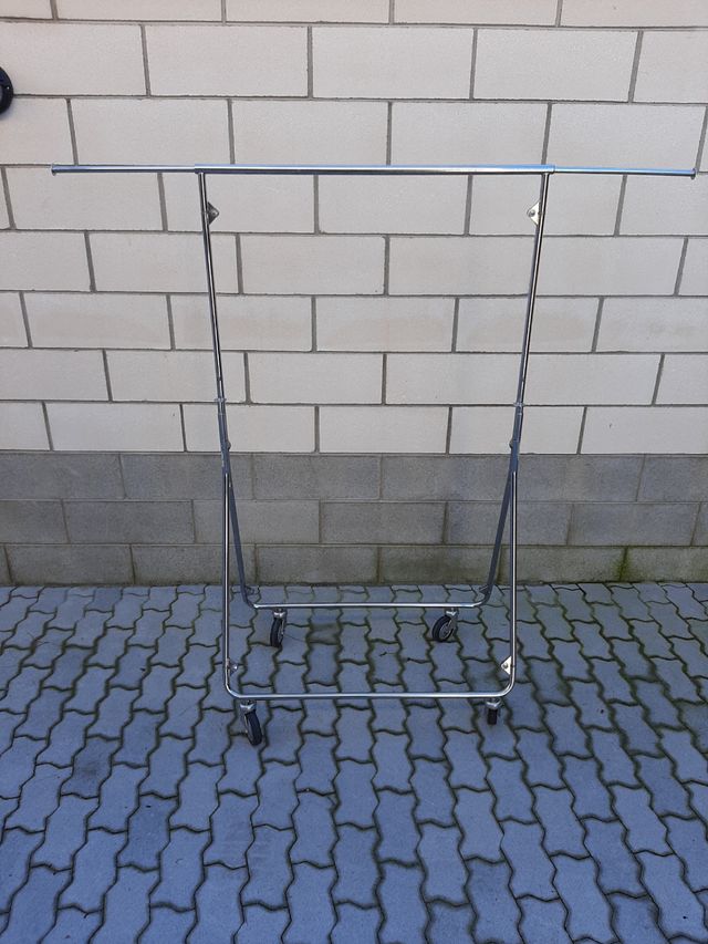 Porta abiti abbigliamento ripieghevole