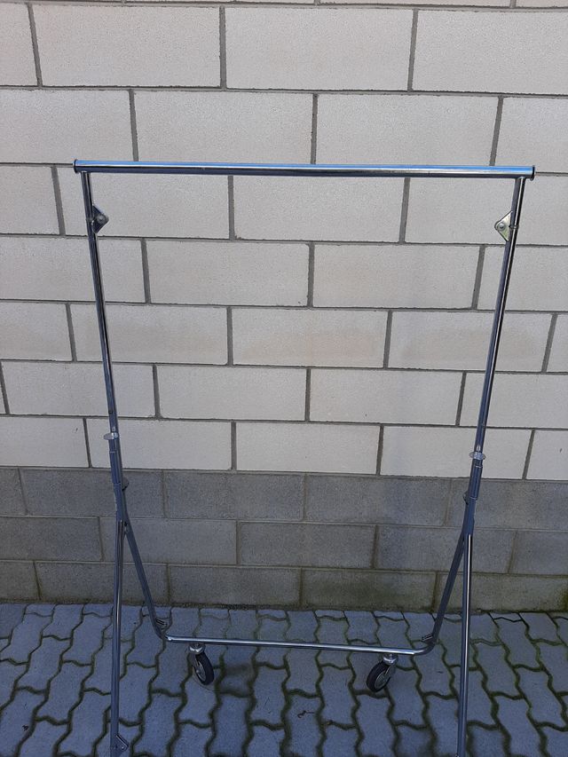 Porta abiti abbigliamento ripieghevole