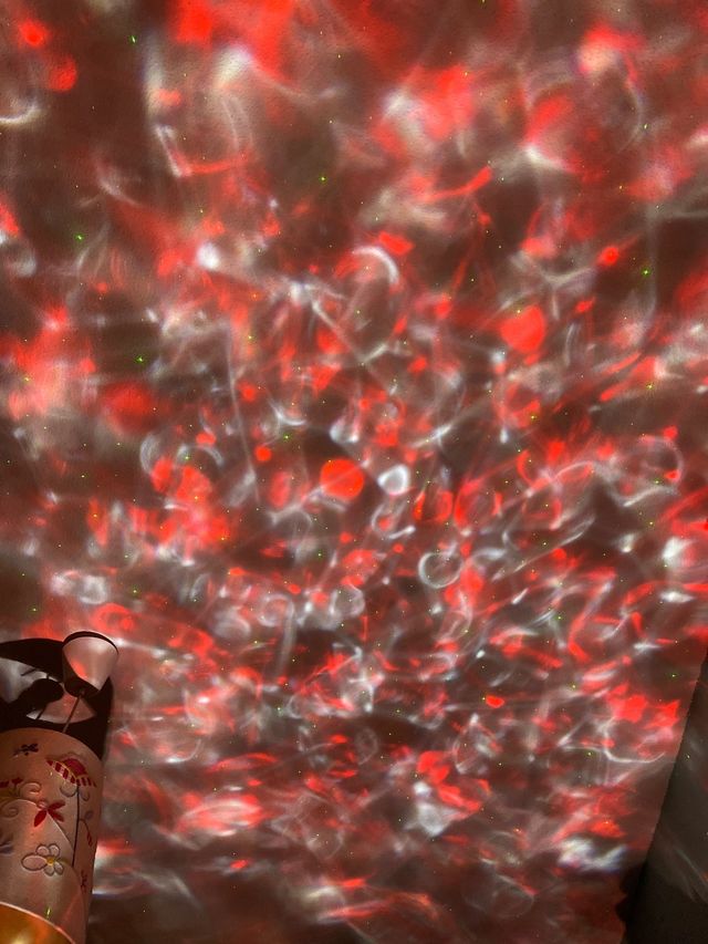 PROYECTOR DE LUZ (universo) + altavoz