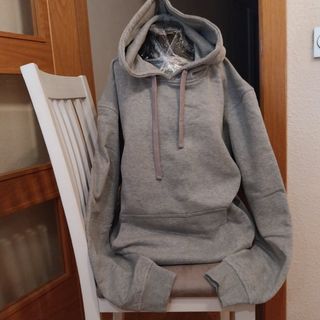 10 sudaderas tallas varias y colores varios.