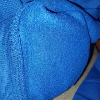 10 sudaderas tallas varias y colores varios.