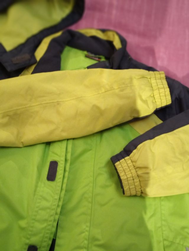 Abrigo nieve marca Crivit talla 10-12 años