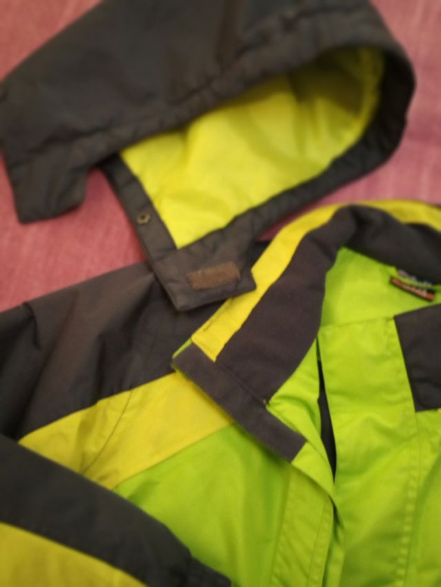 Abrigo nieve marca Crivit talla 10-12 años