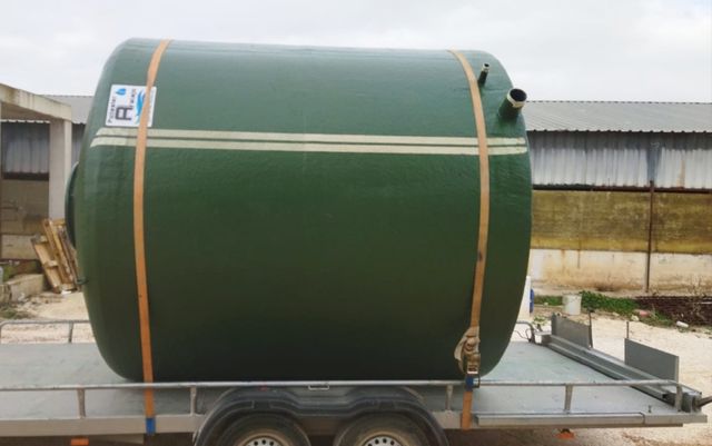 DEPÓSITO DE FIBRA DE POLIÉSTER