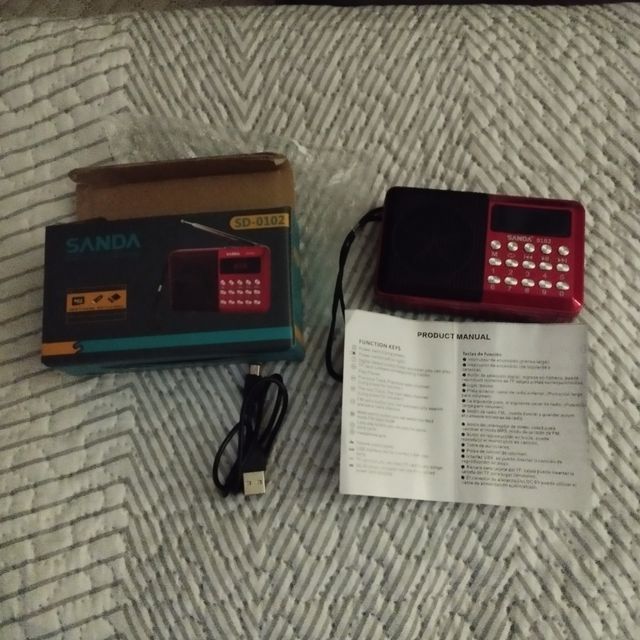 Radio FM con batería recargable