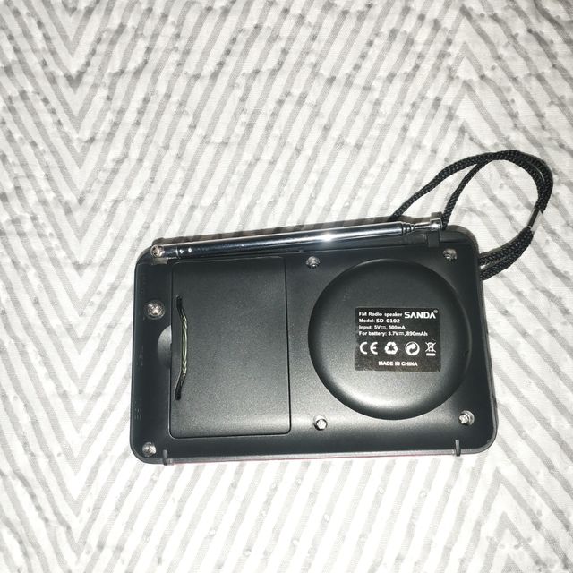 Radio FM con batería recargable