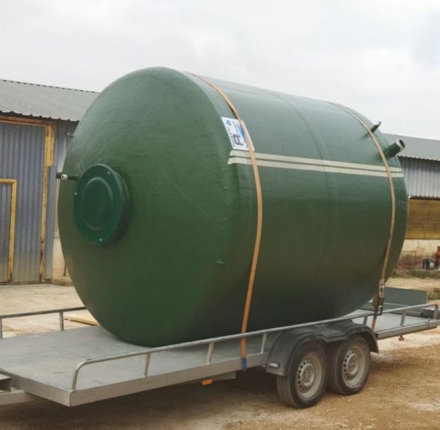 Depósito de fibra de poliéster