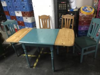 Conjunto mesa y sillas de madera maciza 