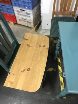 Conjunto mesa y sillas de madera maciza 