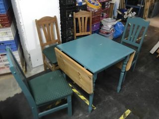 Conjunto mesa y sillas de madera maciza 