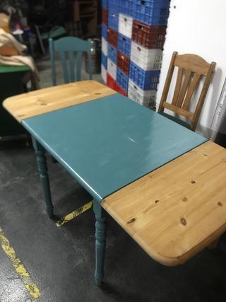 Conjunto mesa y sillas de madera maciza 