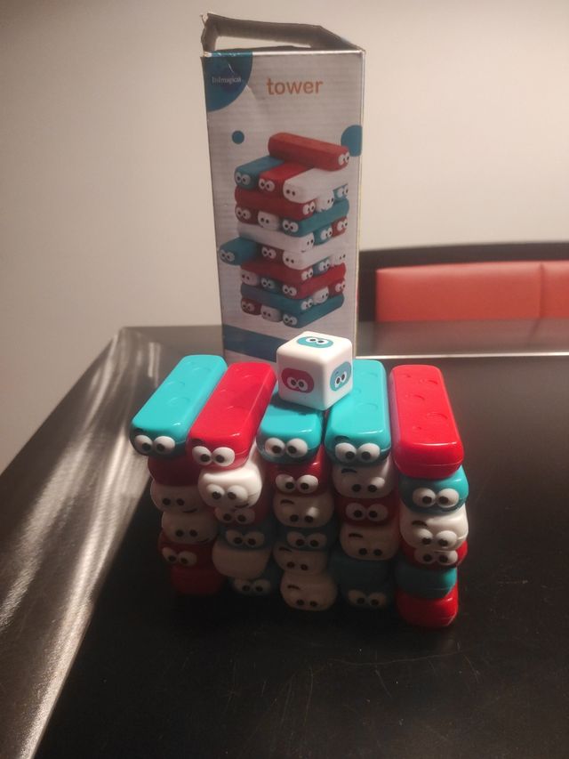 Juego de equilibrio TOWER. Buen estado.