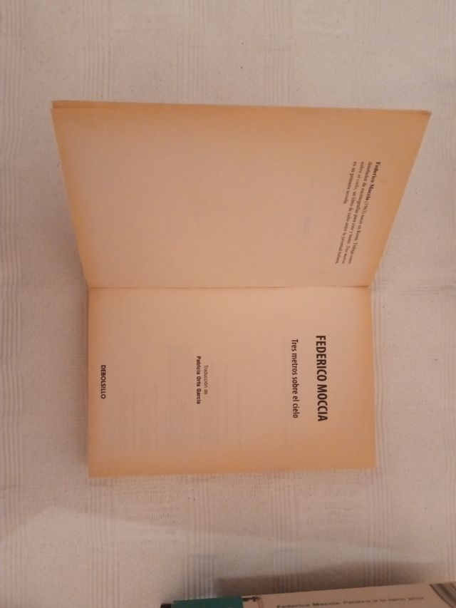 Libro tres metros sobre el cielo