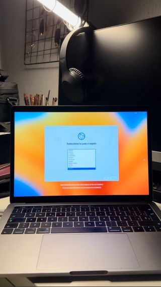 Macbook Pro touchbar 256gb - 100 ciclos
