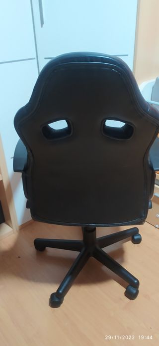 Silla escritorio piel negra