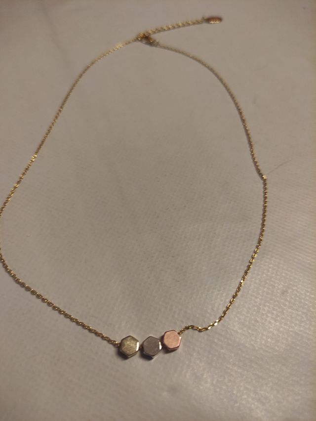 Gargantilla chapada en oro