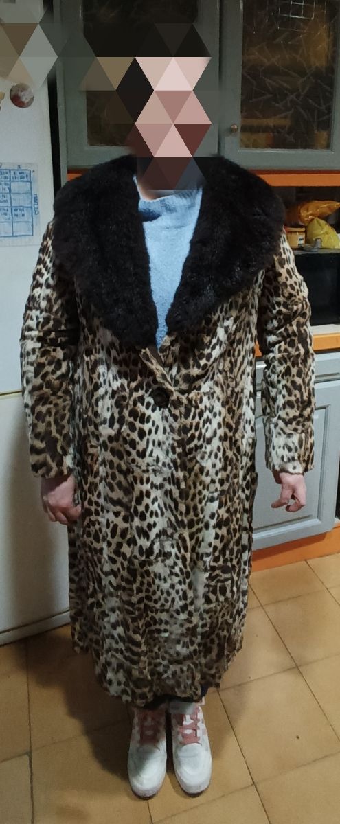 Abrigo de piel estampado de leopardo