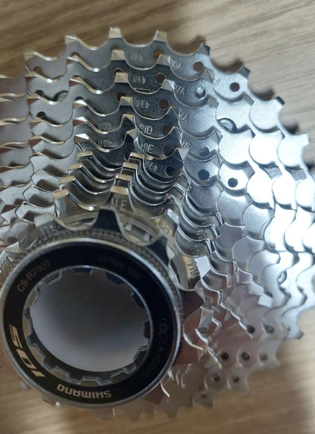 Nuevo. Cassette de bici Shimano 105 R7000  11V