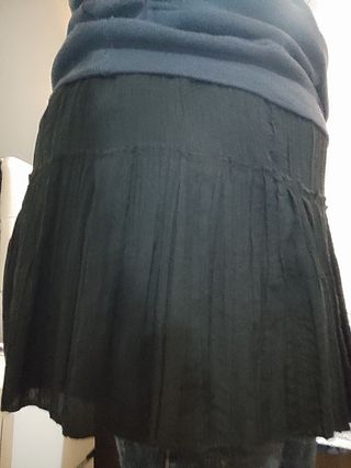 Falda negra ajustable