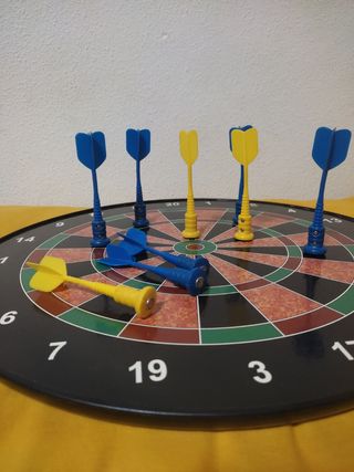 Diana magnética con dardos