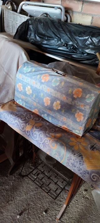 Maquina de coser clásica Alfa