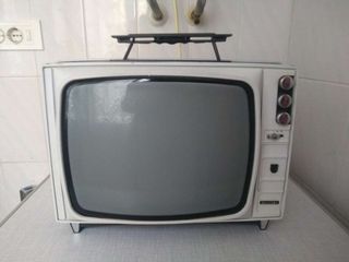 Televisión Philips E 12 T 710/00. Vintage