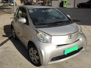 Toyota iQ 2011