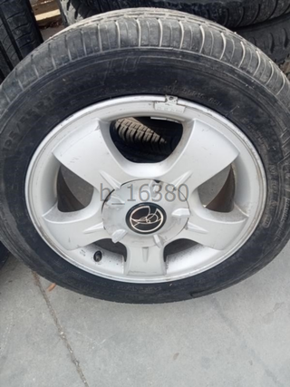 b_16380 Llanta 15 pulgadas Hyundai Coupe II (RD) (