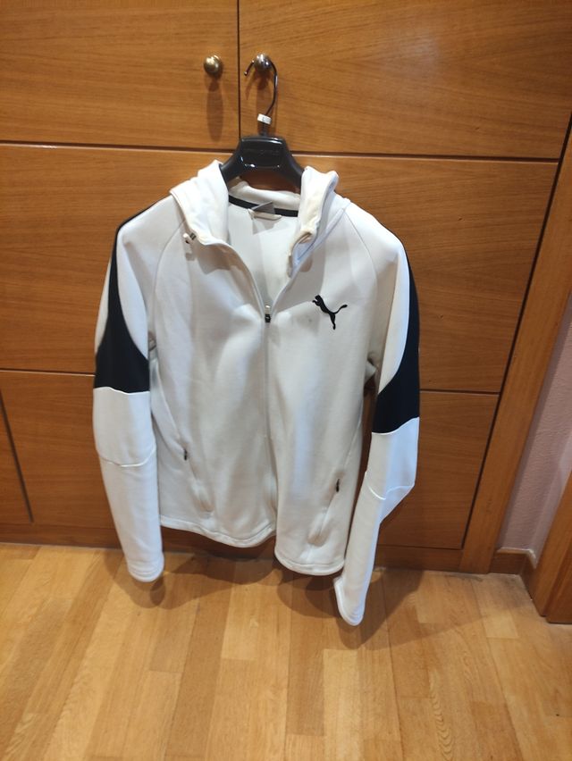 Chaqueta puma.