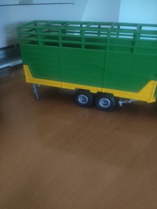 Remolque tractor miniatura escala