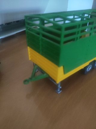 Remolque tractor miniatura escala