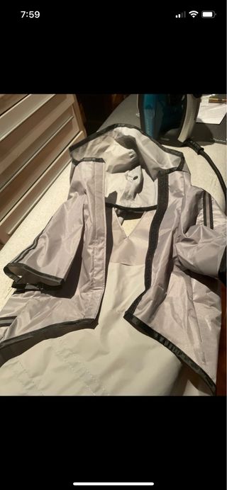 chubasquero de perro