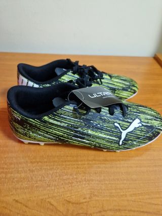 BOTAS DE FUTBOL MARCA PUMA NUMERO 37