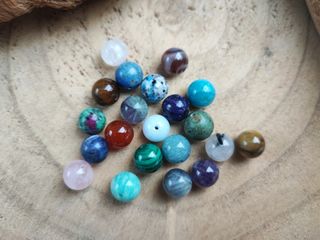 Bracciale in macrame con quarzo rosa