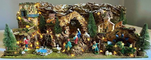presepe presepio artigianale con luci e personaggi
