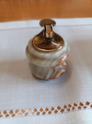 Cenicero  y mechero de alabastro