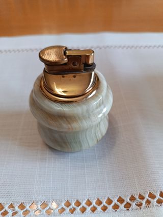 Cenicero  y mechero de alabastro