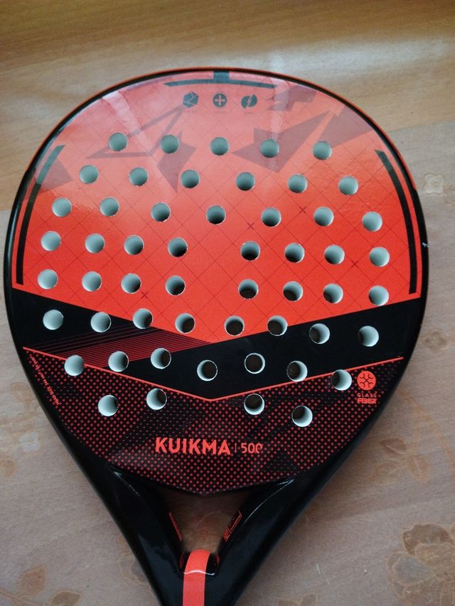 Pala de pádel con funda