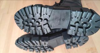 Botines planos acordonados chica de Stradivarius