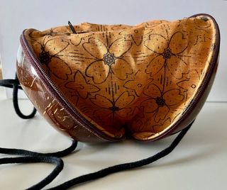 bolso hecho de coco